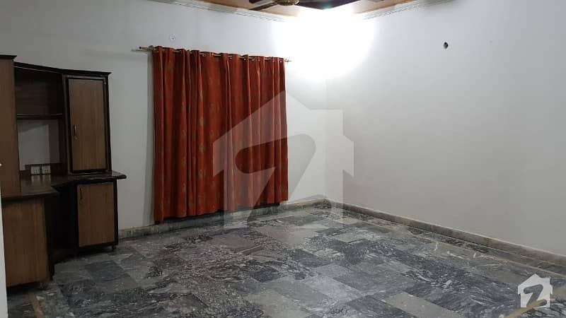 Flat Is Available For Rent In Subhan Mall