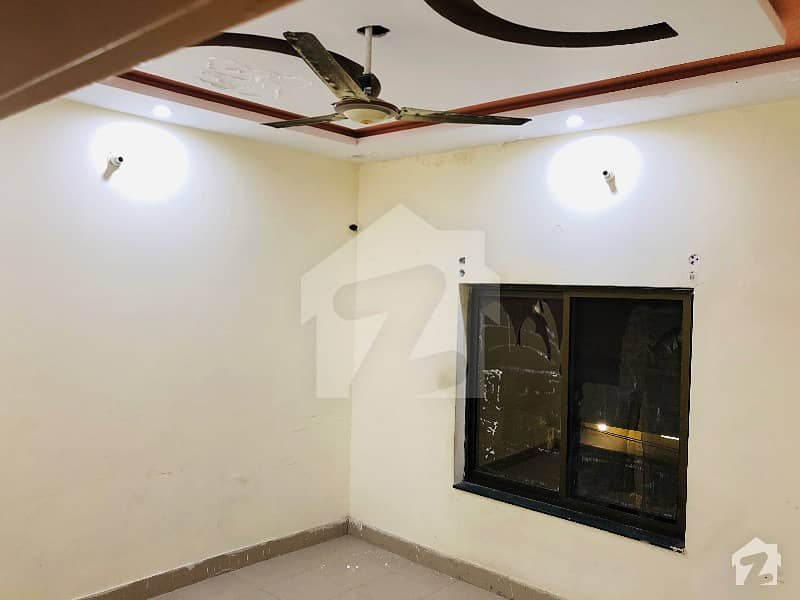 شاہ جمال لاہور میں 3 کمروں کا 5 مرلہ فلیٹ 26 ہزار میں کرایہ پر دستیاب ہے۔