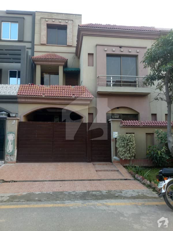 5 Marla Used House For Sale In Bahria Town Lahore Bahria Town Block AA, Bahria Town Sector D