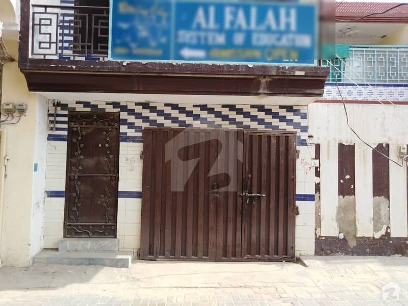 فیصل کالونی گرلز کالج روڈ بہاولپور میں 4 کمروں کا 12 مرلہ مکان 75 لاکھ میں برائے فروخت۔