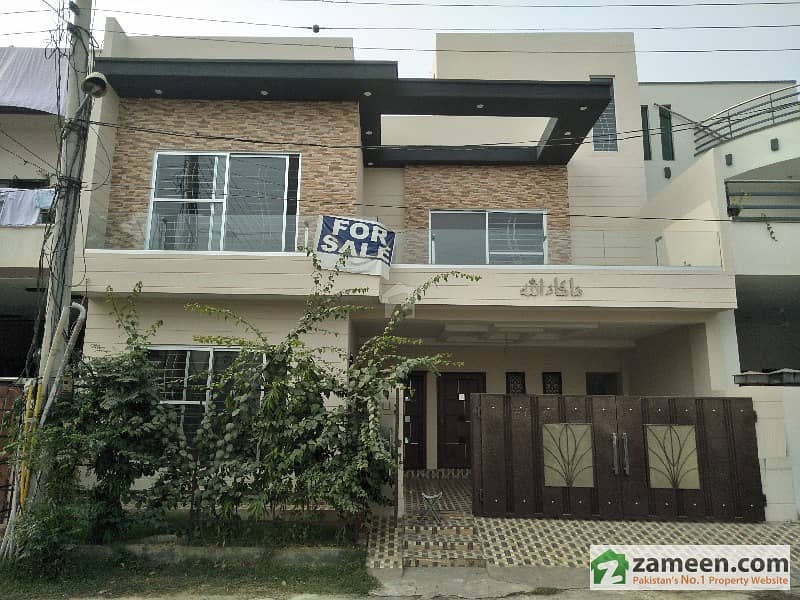 8 Marla Outclass House Back Of Lums Near Dha In Society Reasonable Price
