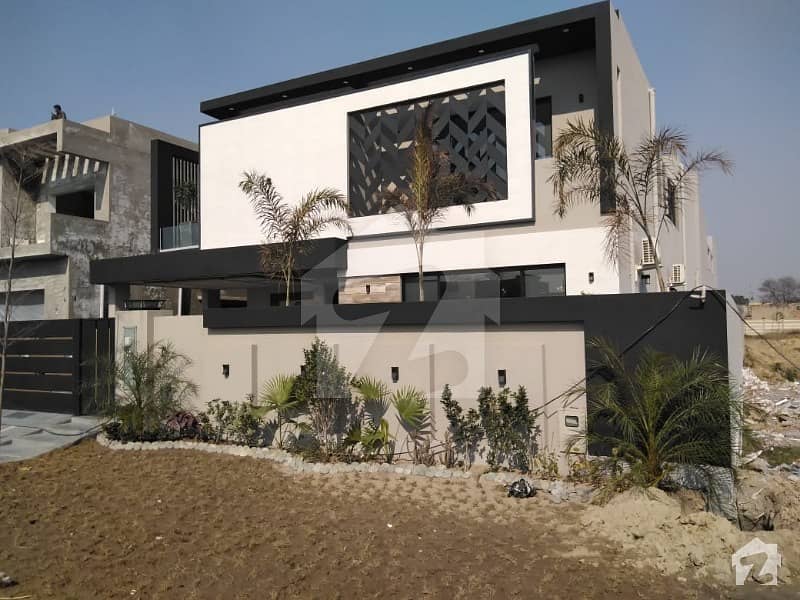 Leads Lavish Bungalow On Prime Location In Dha Lahore