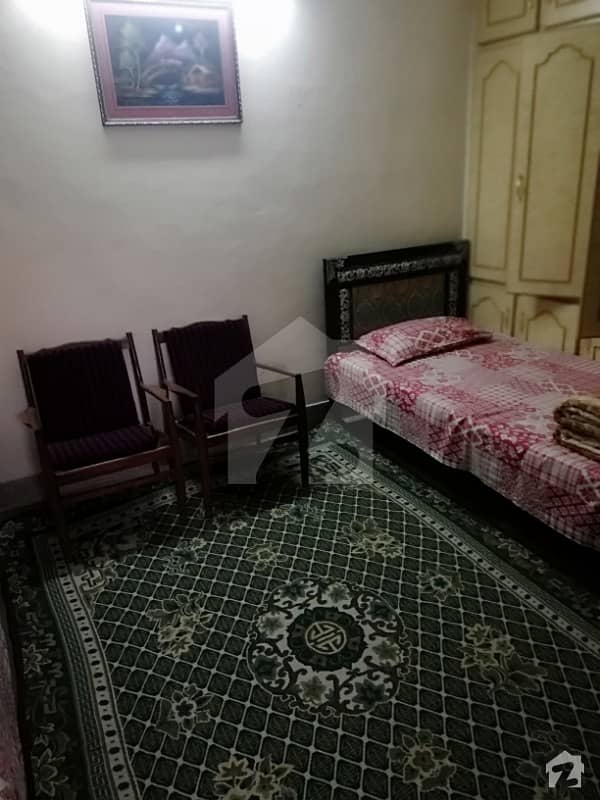 آئی ۔ 10/4 آئی ۔ 10 اسلام آباد میں 4 کمروں کا 9 مرلہ مکان 2.6 کروڑ میں برائے فروخت۔