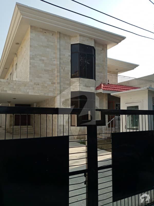 666 Sq Yd Beautiful Full House For Rent In F-10 Islamabad    7 Beds With 7 Attached Bath