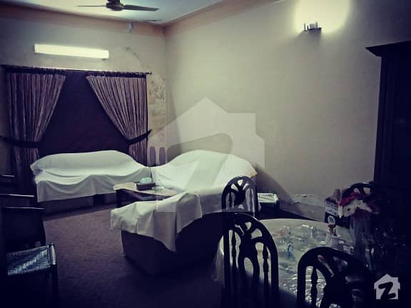 علامہ اقبال ٹاؤن لاہور میں 3 کمروں کا 10 مرلہ مکان 1.85 کروڑ میں برائے فروخت۔