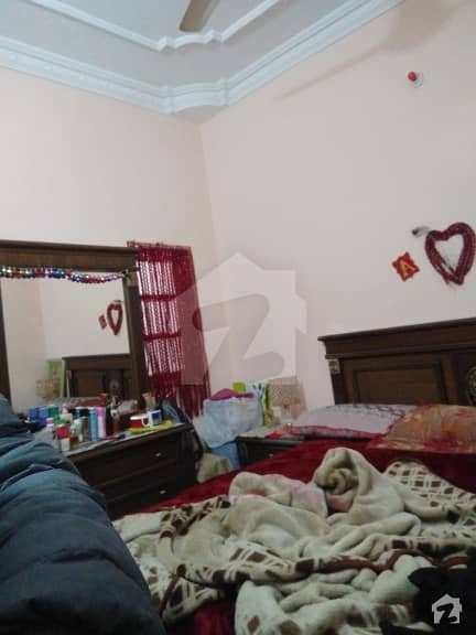بھٹائی کالونی کورنگی کراچی میں 4 کمروں کا 4 مرلہ مکان 1.1 کروڑ میں برائے فروخت۔