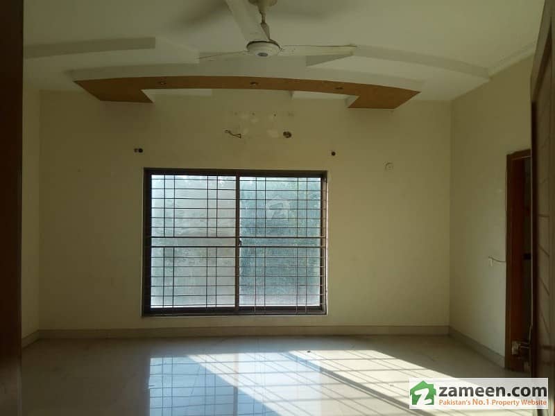 Duel Purpose Option 30 Marla Stunning Upper Portion With Separate Gate In Dha Lahore