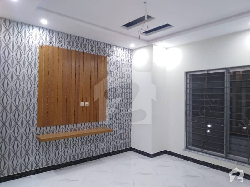 V I P Location And Condition 633 Marla House Available For Sale In Sector E Bahria Town Lahore
