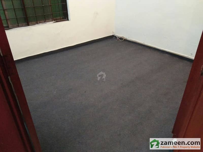 8 Marla Outclass Apartment At 2nd Floor For Rent In Phase 3