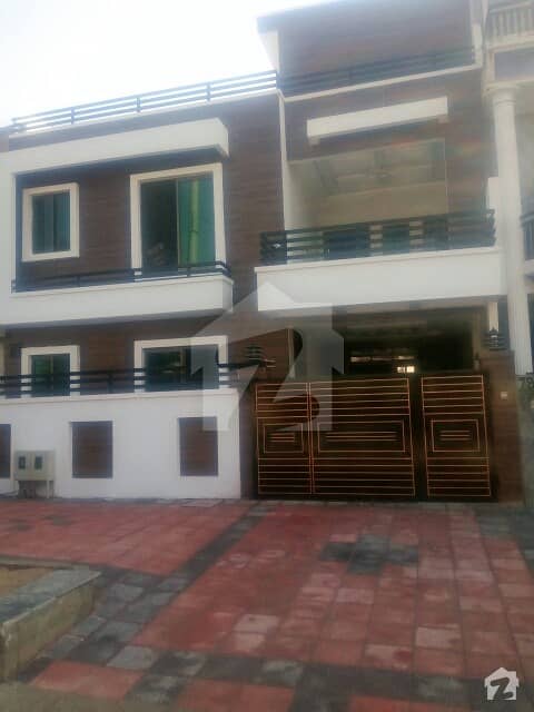 G,9-4,30*60 BRAND NEW 60 FOOT STREET 5 BED 2 UNITS