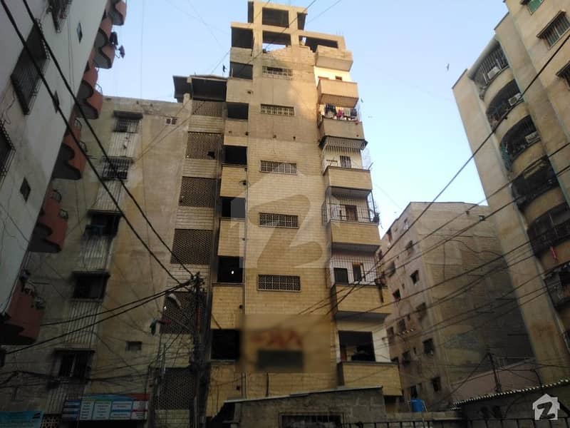 چانڈیو ولیج پنجاب کالونی کراچی میں 2 کمروں کا 3 مرلہ فلیٹ 18 لاکھ میں برائے فروخت۔