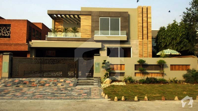 1 Kanal Bungalow With Full Basement For Sale In B Block Of DHA Phase 5 Lahore