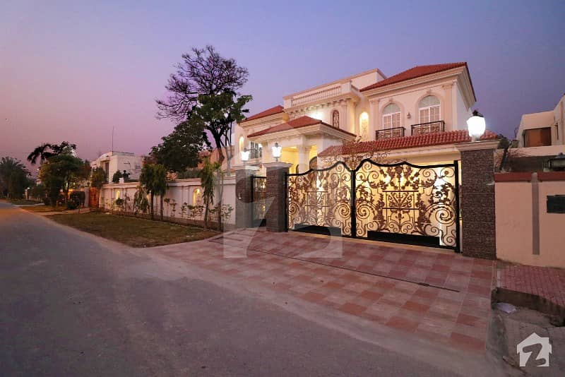 ڈی ایچ اے فیز 2 ڈیفنس (ڈی ایچ اے) لاہور میں 6 کمروں کا 2 کنال مکان 17.8 کروڑ میں برائے فروخت۔