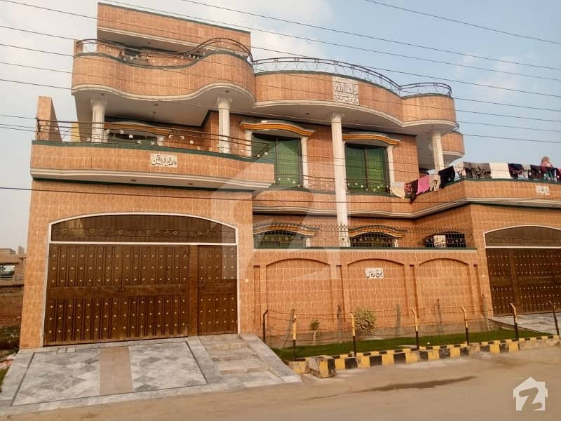 نواب ٹاؤن لاہور میں 3 کمروں کا 10 مرلہ زیریں پورشن 25 لاکھ میں برائے فروخت۔