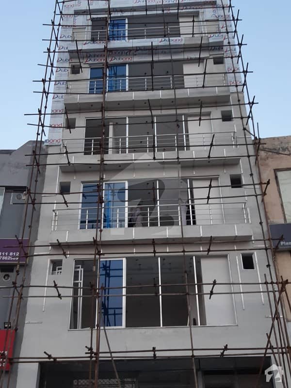 بحریہ ٹاؤن سیکٹر سی بحریہ ٹاؤن لاہور میں 5 مرلہ عمارت 12 کروڑ میں برائے فروخت۔