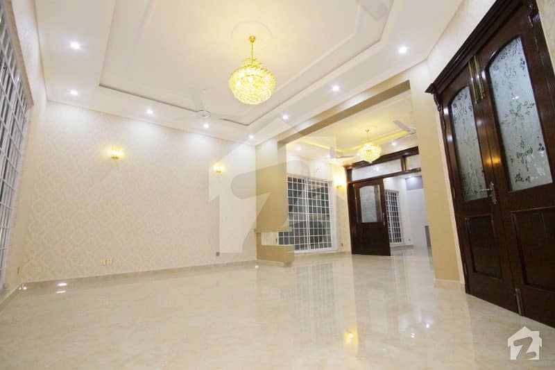Brand New Luxurious One Kanal Proper Double Unit Bungalow For Rent Near Park Located At Posh Area