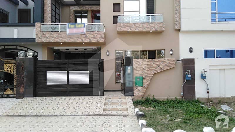 5 Marla Beautiful Brand New  House For Sale In CC Block  Block Bahria Town Lahore