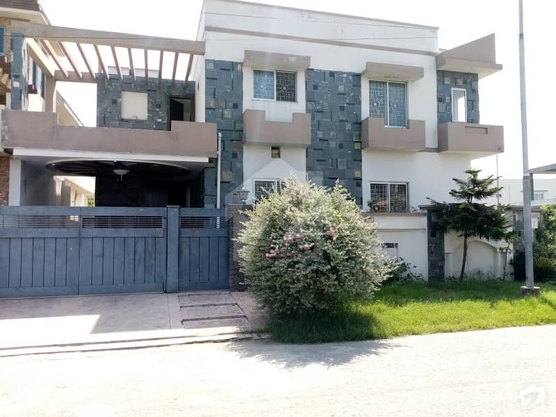 House Available For Sale In DC Colony