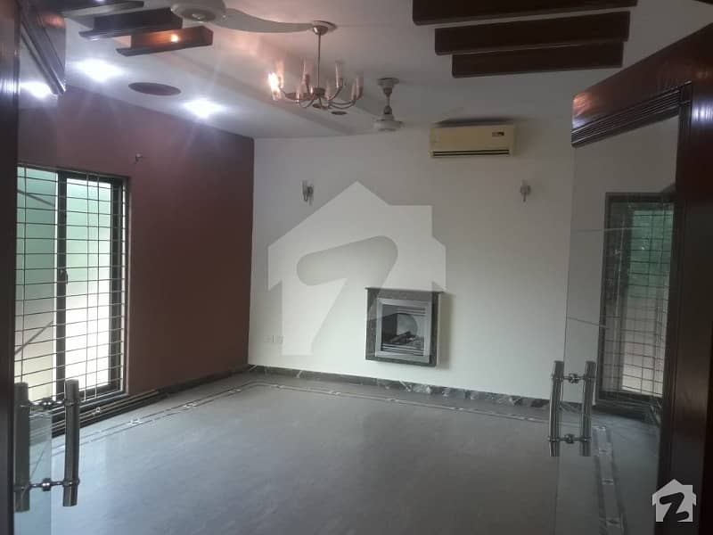 One Kanal 7 Bedrooms Fully Basement House For Rent