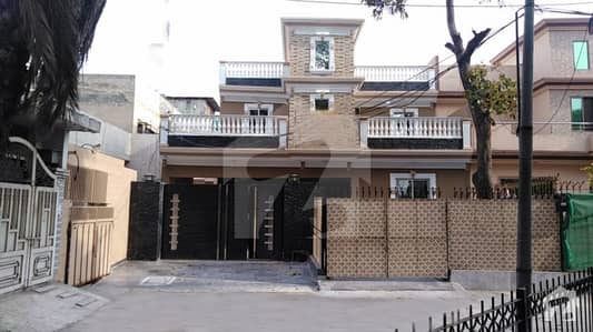 10 Marla Renovated House For Sale In Zeenat Block Of Allama Iqbal Town Lahore