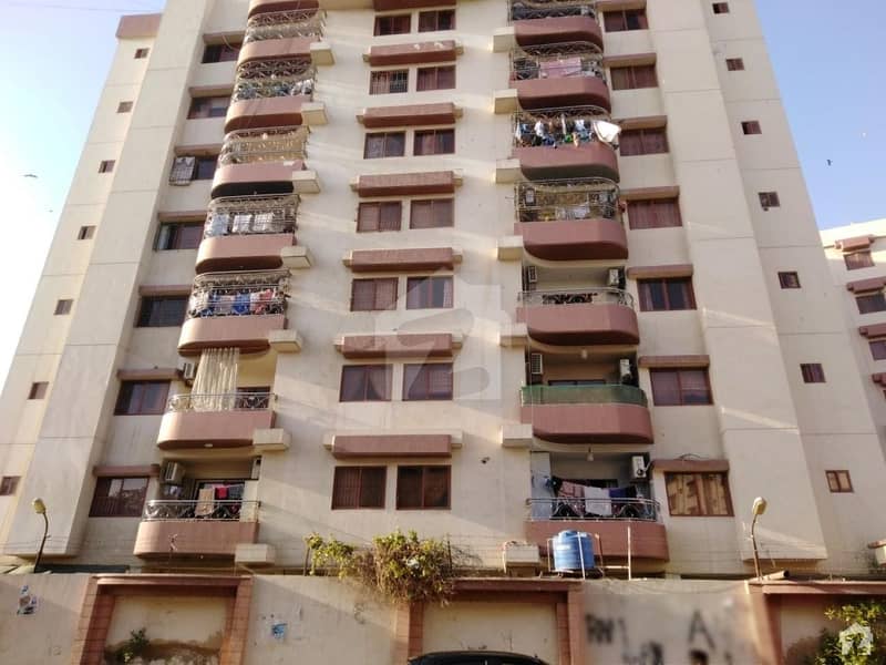 فریرے ٹاؤن کراچی میں 3 کمروں کا 9 مرلہ فلیٹ 3.5 کروڑ میں برائے فروخت۔