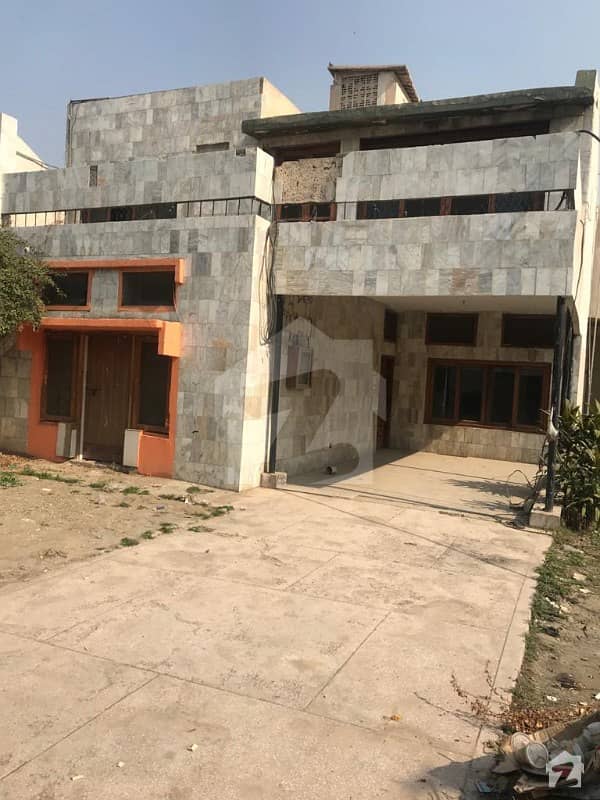 House For Sale  Near Gul-Haji-Plaza