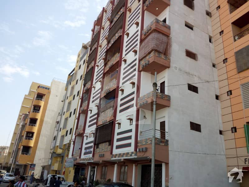 پی اینڈ ٹی کالونی کراچی میں 2 کمروں کا 2 مرلہ فلیٹ 25 لاکھ میں برائے فروخت۔