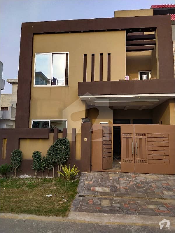 BRAND NEW DOUBLE STORY 5 MARLA HOUSE IS AVAILABLE FOR SALE