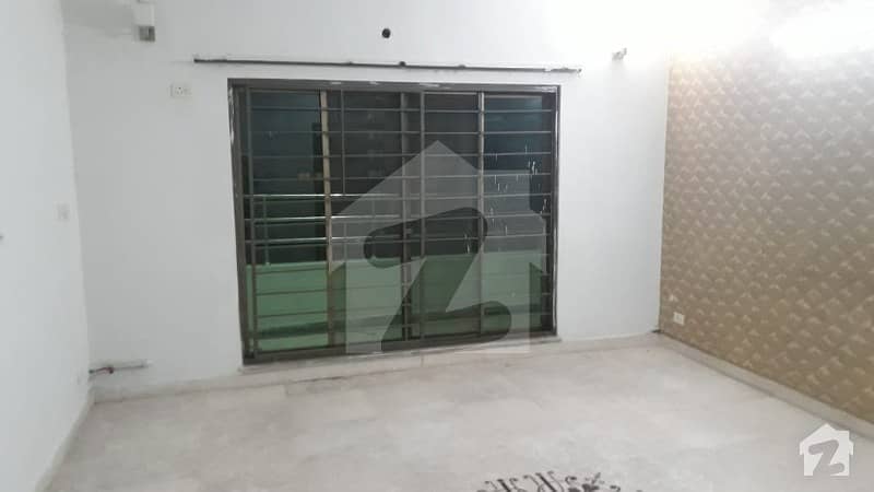 12 Marla 4 Bedrooms Apartment For Sale In Askari11 At Ideal Location