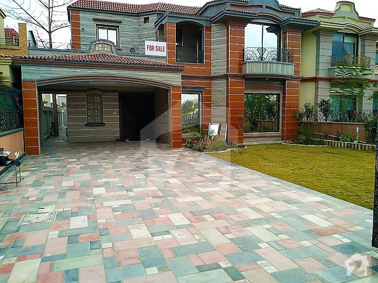 Kanal Renovated Facing Park Bungalow Is Up For Sale On 60 Feet Road