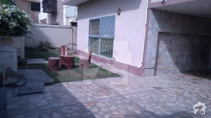 Old Single Storey Banglow Is Available For Sale