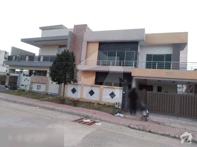 Bahria Town Phase 8  Block H 12 Marla House For Urgent Sale