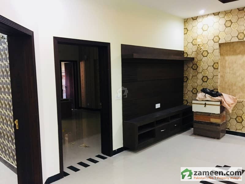 Lahore Pak Properties Offer 5 Marla Brand New Upper Portion  With 3 Bedrooms