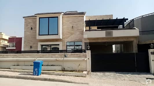 24 Marla Furnished Triple Story Park Face House With Full Basement Is Available For Sale 24 Marla Furnished Triple Story Park Face House With Full Basement Is Available For Sale