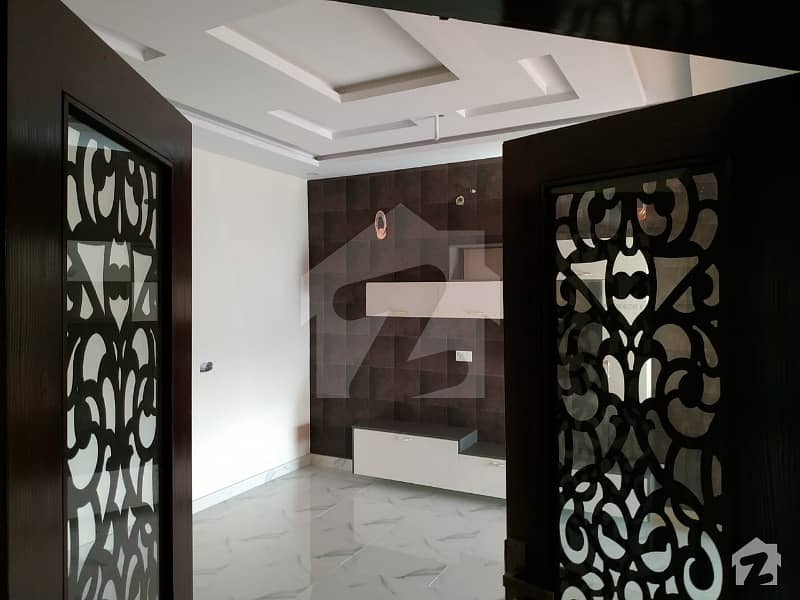 پنجاب سمال انڈسٹریز کالونی لاہور میں 4 کمروں کا 7 مرلہ مکان 1.3 کروڑ میں برائے فروخت۔