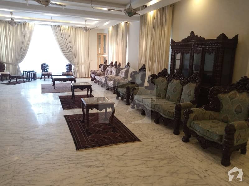 ایف ۔ 6 اسلام آباد میں 5 کمروں کا 1.07 کنال مکان 5 لاکھ میں کرایہ پر دستیاب ہے۔