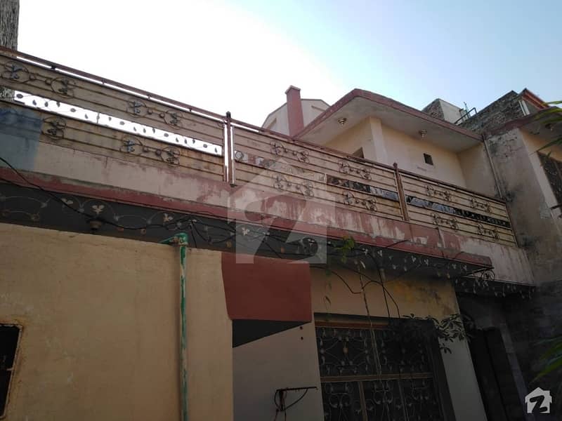 اشرفیہ کالونی پشاور میں 6 کمروں کا 10 مرلہ مکان 2.1 کروڑ میں برائے فروخت۔