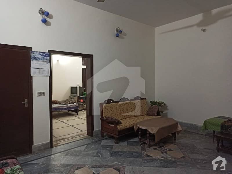 کریسنٹ ٹاؤن لاہور میں 5 کمروں کا 4 مرلہ مکان 1.1 کروڑ میں برائے فروخت۔