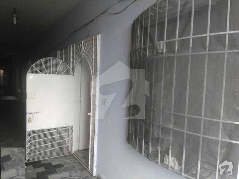 ایم اے جناح روڈ کراچی میں 2 کمروں کا 5 مرلہ فلیٹ 1 کروڑ میں برائے فروخت۔