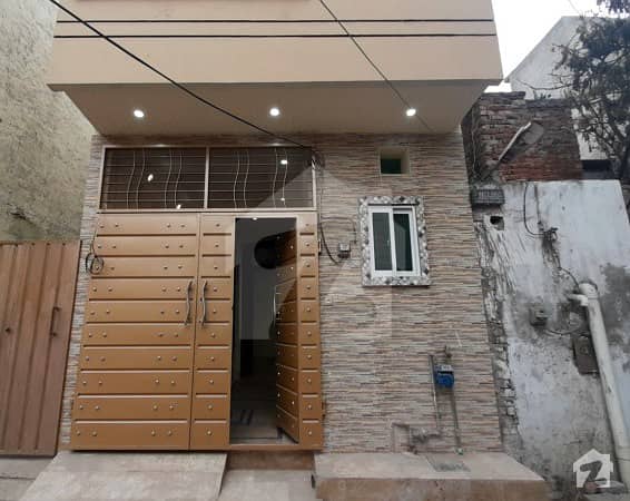 اعوان مارکیٹ فیروزپور روڈ لاہور میں 2 کمروں کا 3 مرلہ مکان 46 لاکھ میں برائے فروخت۔