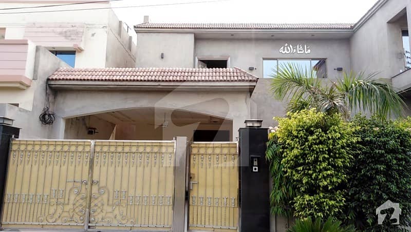 ایڈن ایگزیکیٹو ایڈن گارڈنز فیصل آباد میں 5 کمروں کا 15 مرلہ مکان 4 کروڑ میں برائے فروخت۔