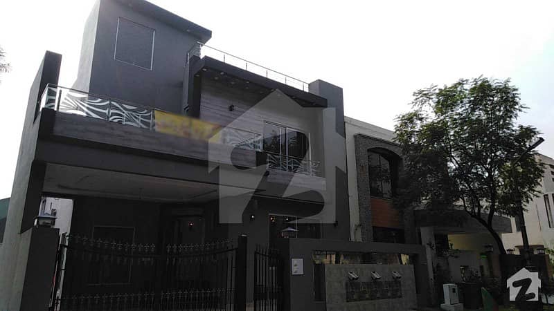 9.5 Marla Brand New House With Basement For Sale In Sukh Chayn Garden Lahore