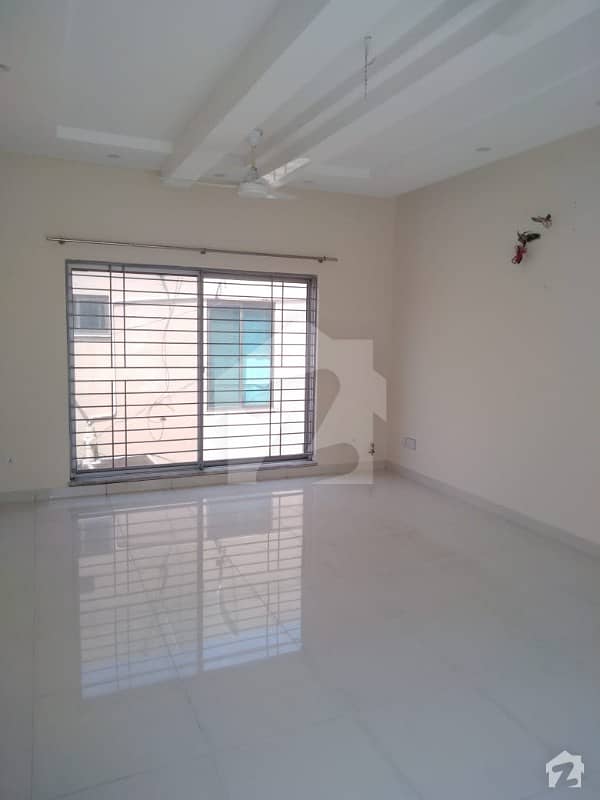 1 Kanal 3 Bed Upper Portion With Drawing Dinning Tv Lounge Kitchen Of A Beautiful House