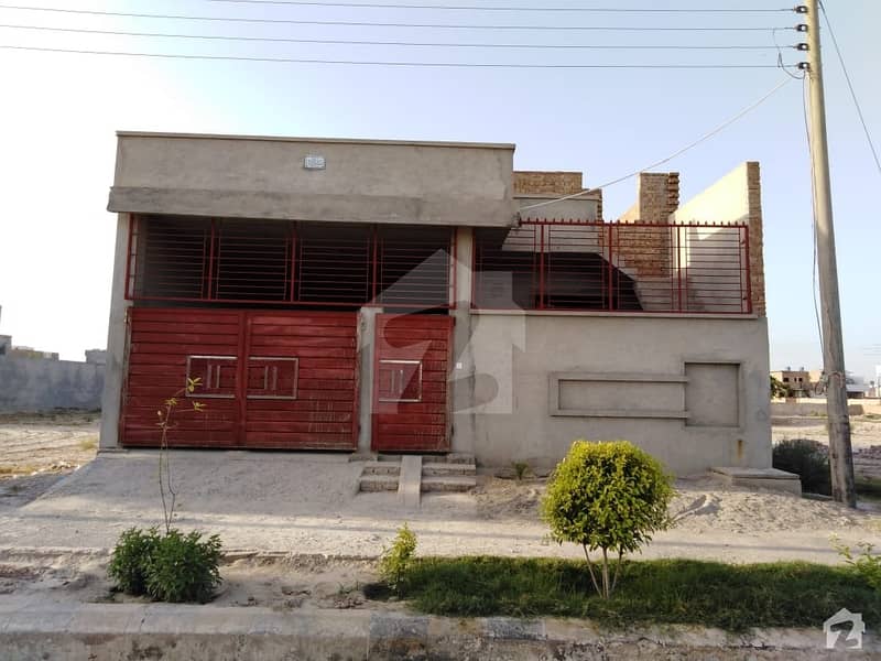 10 Marla Single Storey House Is Available For Sale