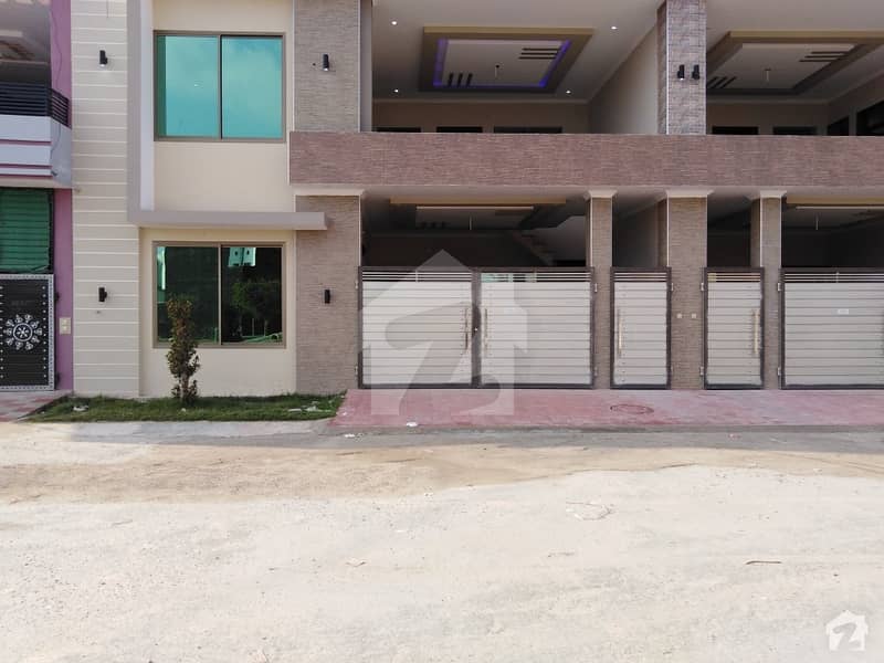 علامہ اقبال ایونیو جہانگی والا روڈ بہاولپور میں 4 کمروں کا 7 مرلہ مکان 1.35 کروڑ میں برائے فروخت۔