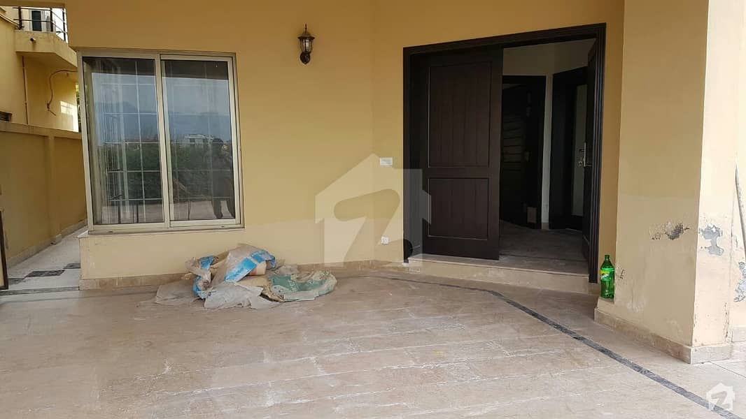 11 Marla Brand New Villa For Rent