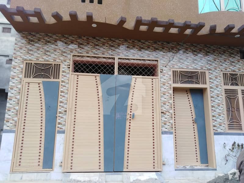 ڈلا زیک روڈ پشاور میں 6 کمروں کا 3 مرلہ مکان 90 لاکھ میں برائے فروخت۔