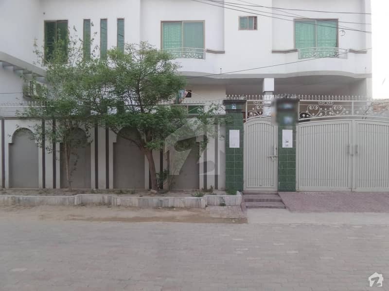 فیصل کالونی اوکاڑہ میں 6 کمروں کا 10 مرلہ مکان 1.9 کروڑ میں برائے فروخت۔