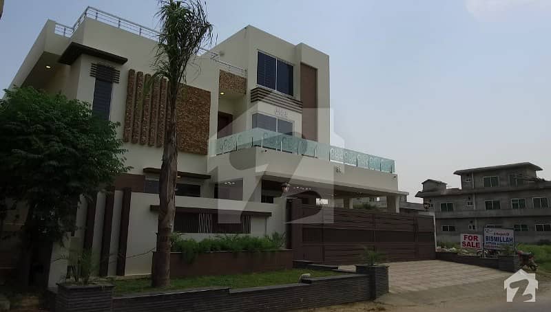 Triple Story Beautiful House Available E11 In Islamabad
