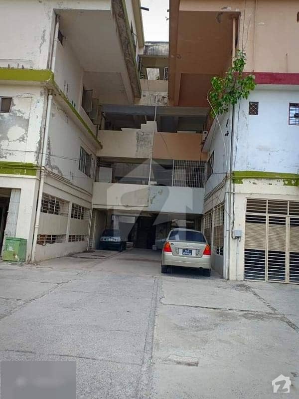 i-8- Famliy  Apartment Avleble For sale